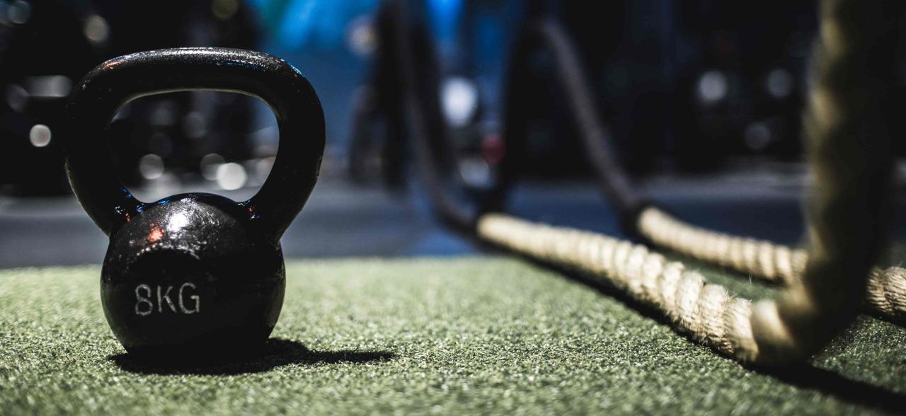How to use a kettlebell